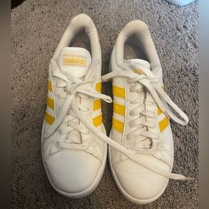 Adidas Size 9 women